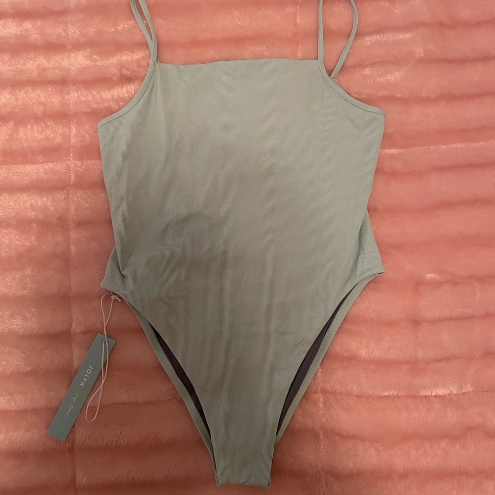 NWT Jolyn One Piece Size XL